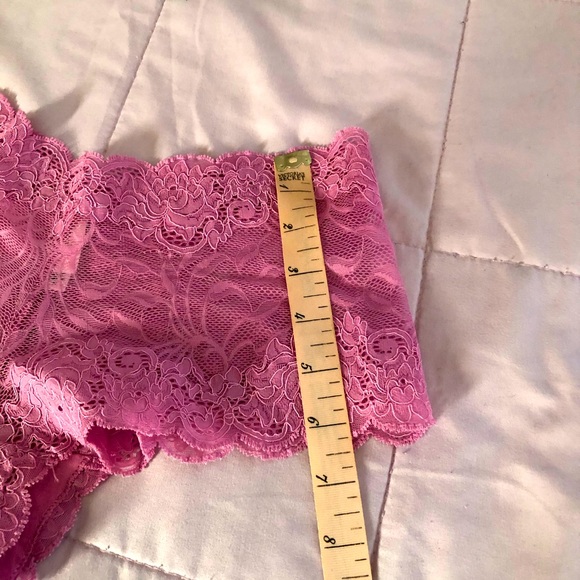 Victoria’s Secret Lace Hiphugger - Picture 4 of 5